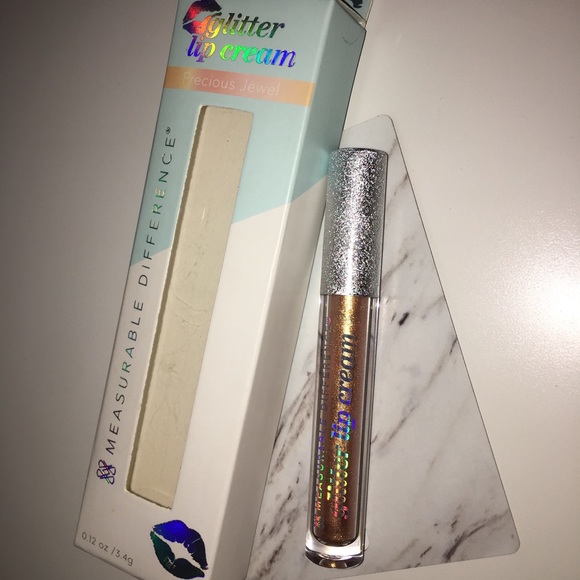 Meserable Difference - glitter lip cream - Picture 4 of 5